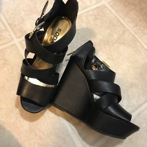 Wedge sandals